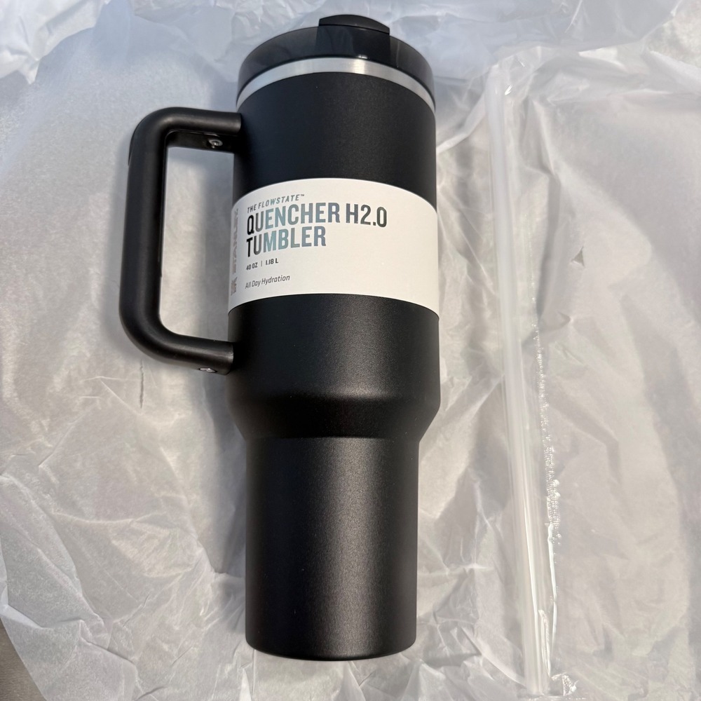 Stanley Quencher H2.0 FlowState 40 oz Tumbler Black New in Box w/ Straw